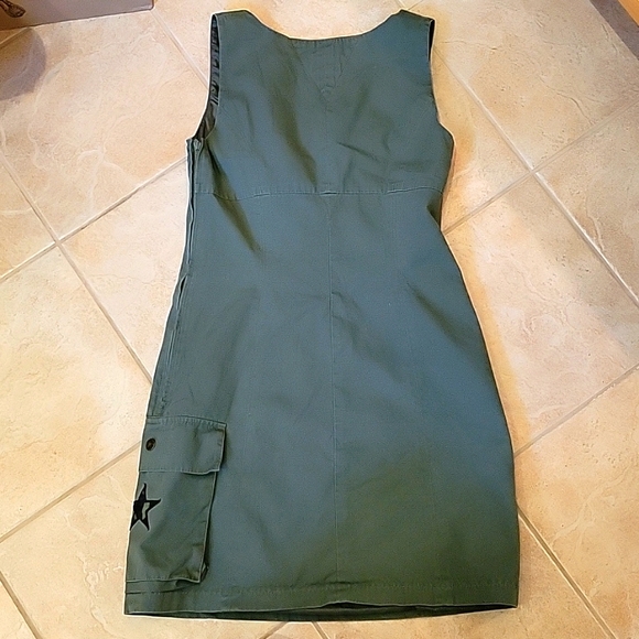 Tommy jeans, green dress with a big side pocket with camo star. - Picture 5 of 5